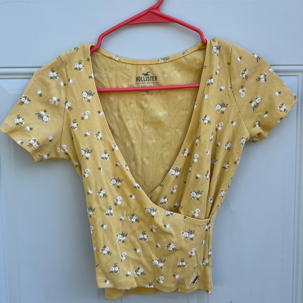 Hollister Mustard Floral Crop Top
